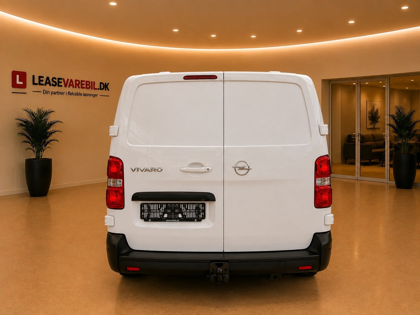 Hvid Opel Vivaro fra 2022