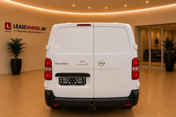 Hvid Opel Vivaro fra 2022