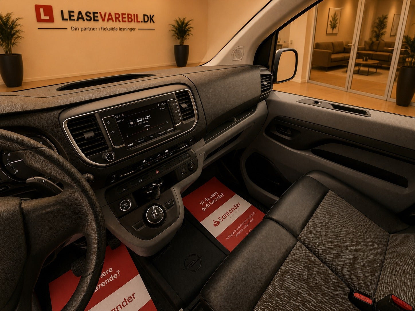 Hvid Opel Vivaro fra 2022