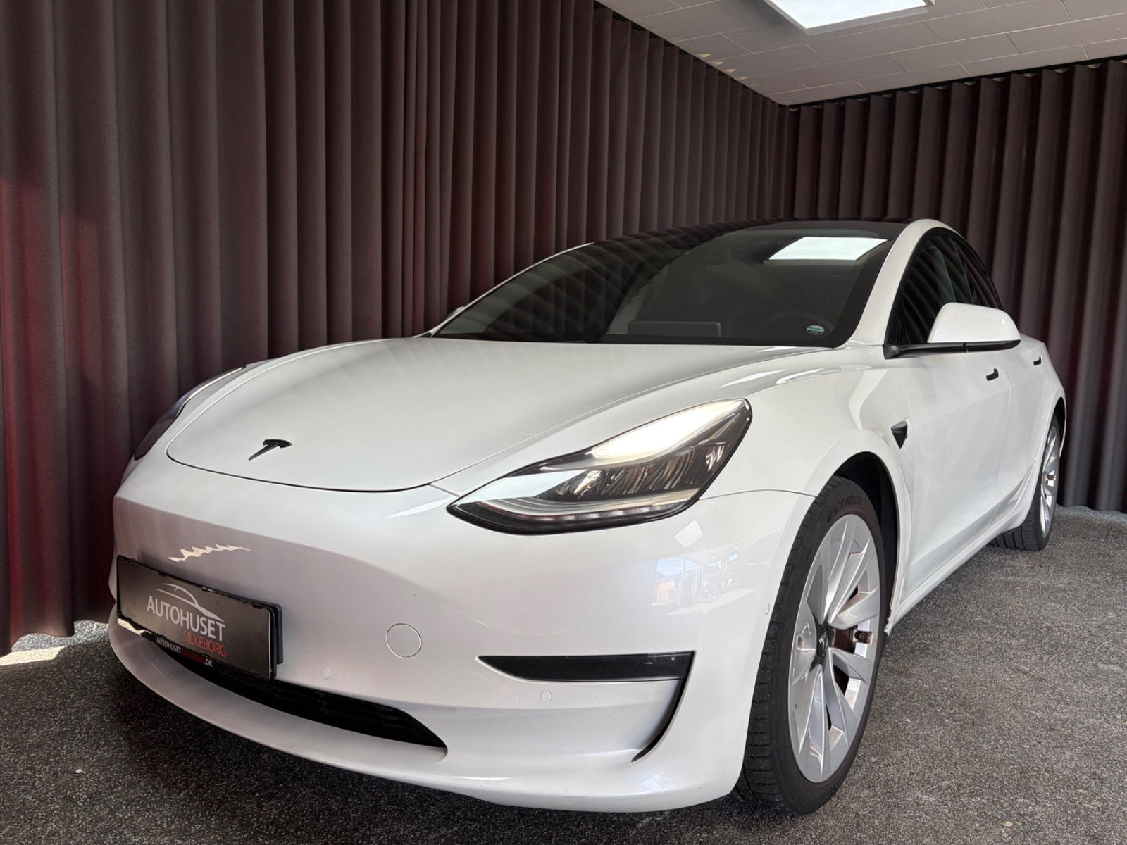 Tesla Model 3 Long Range AWD