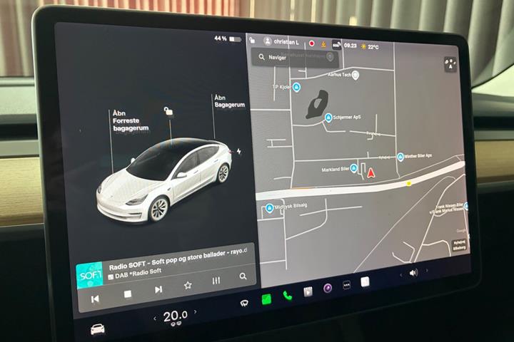 Sort Tesla Model 3 fra 2020