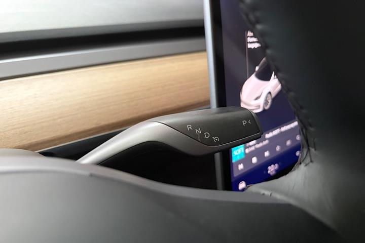 Sort Tesla Model 3 fra 2020