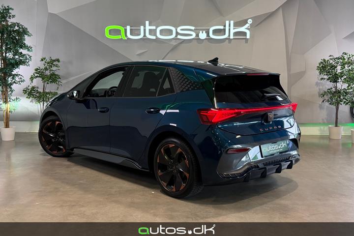 Blå Cupra Born fra 2022