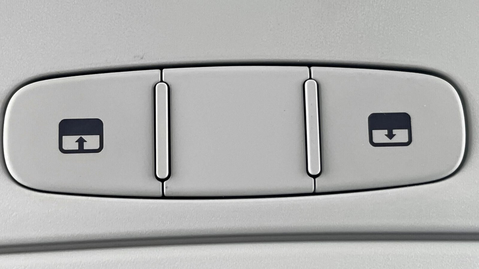 Grå Fiat 500e fra 2023