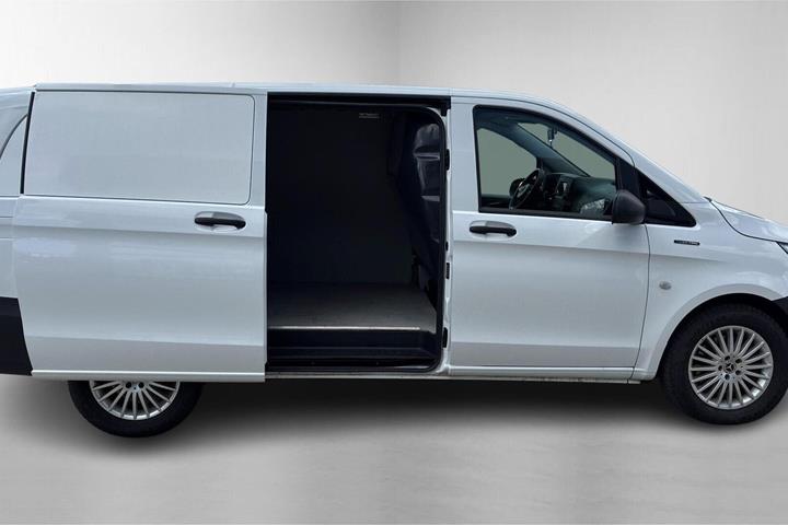 Hvid Mercedes eVito 129 fra 2021