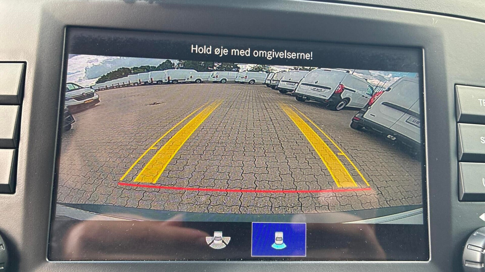 Hvid Mercedes eVito 129 fra 2021