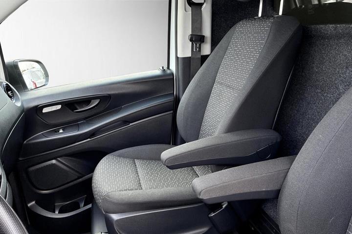 Hvid Mercedes eVito 129 fra 2021