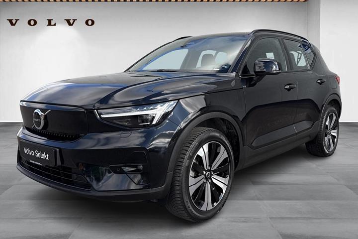 Sort Volvo XC40 fra 2023 set udefra