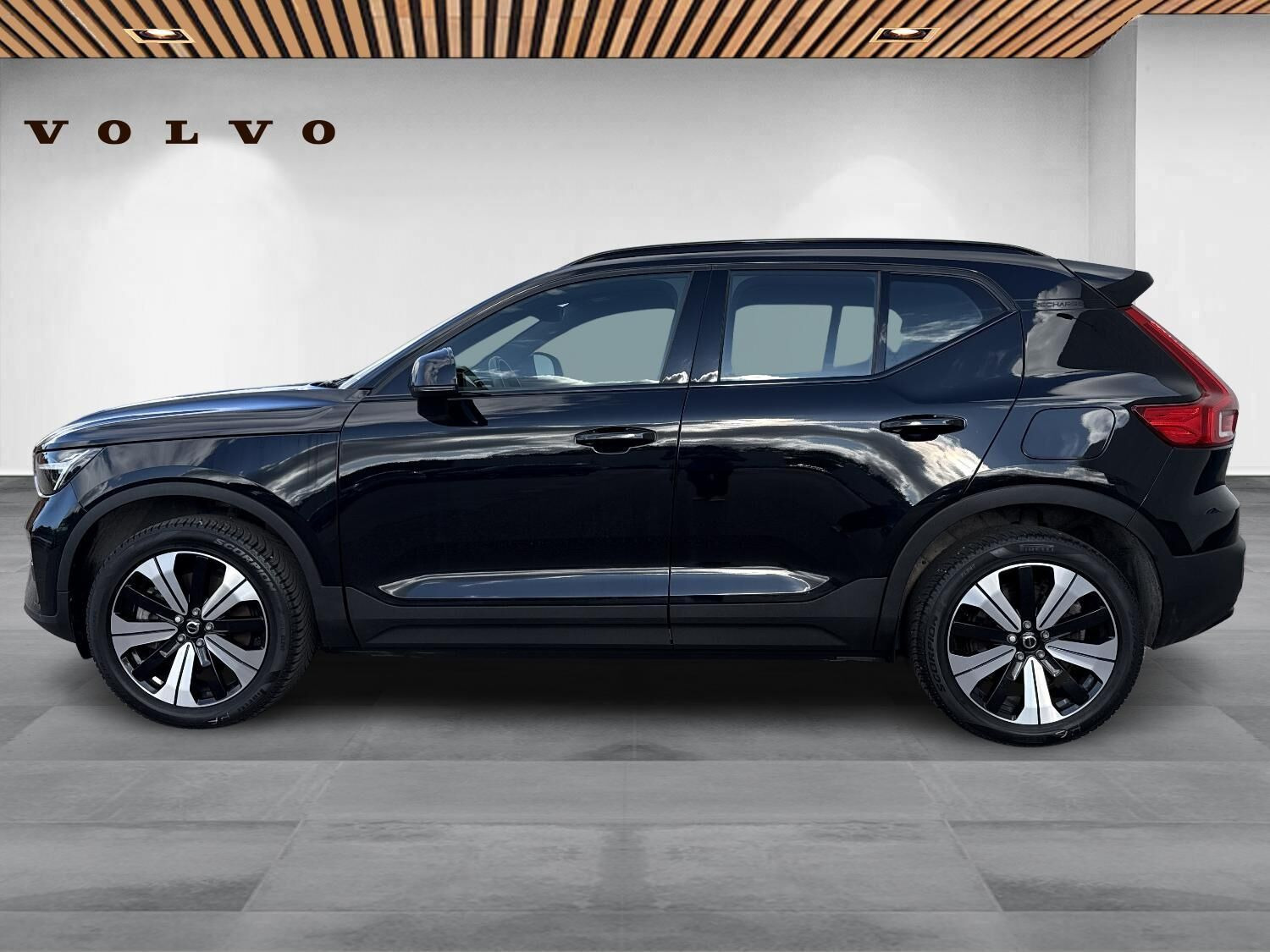 Sort Volvo XC40 fra 2023