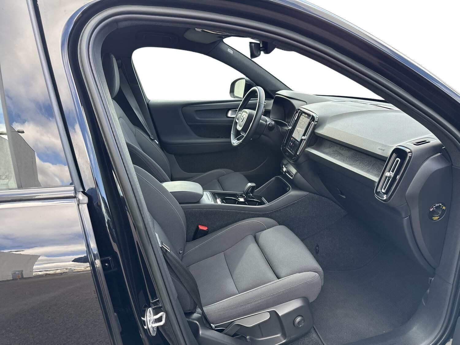 Sort Volvo XC40 fra 2023