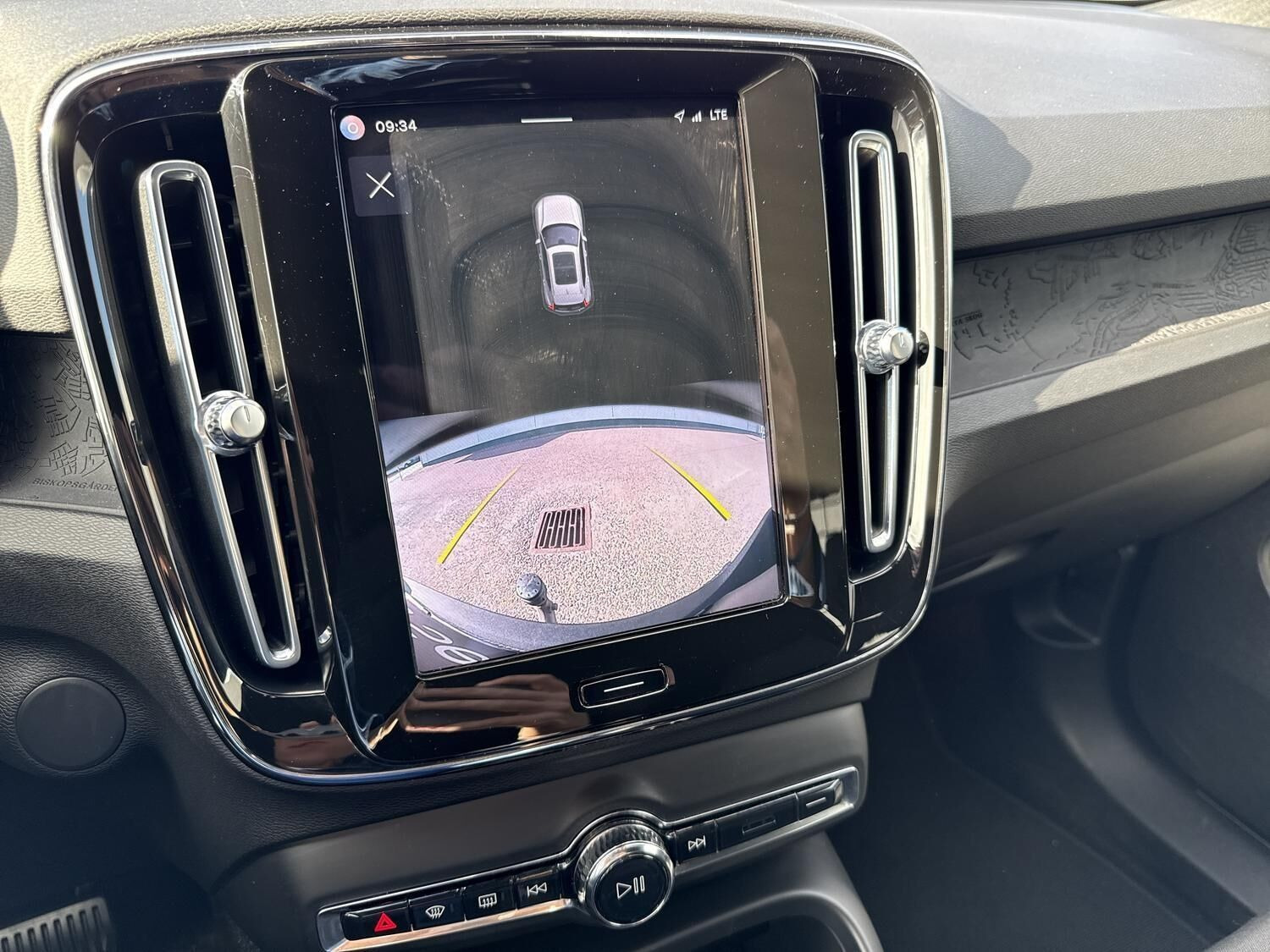 Sort Volvo XC40 fra 2023