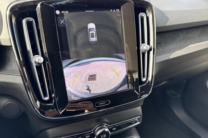 Sort Volvo XC40 fra 2023