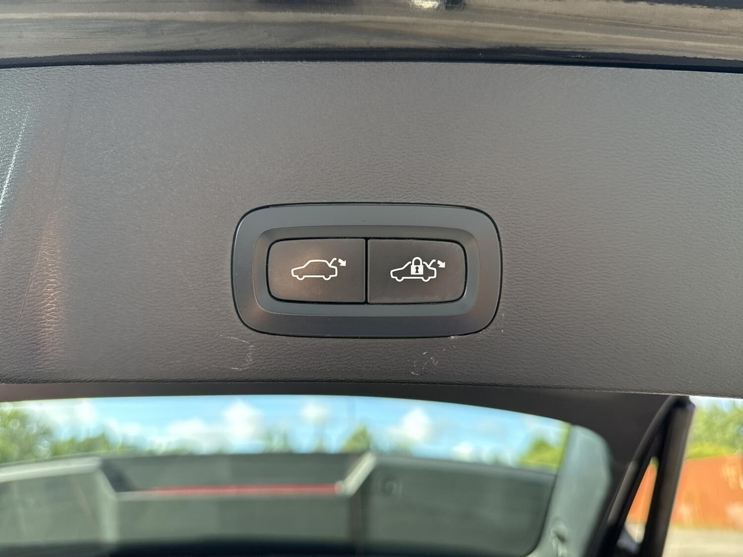Sort Volvo XC40 fra 2023
