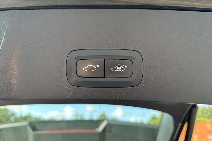 Sort Volvo XC40 fra 2023