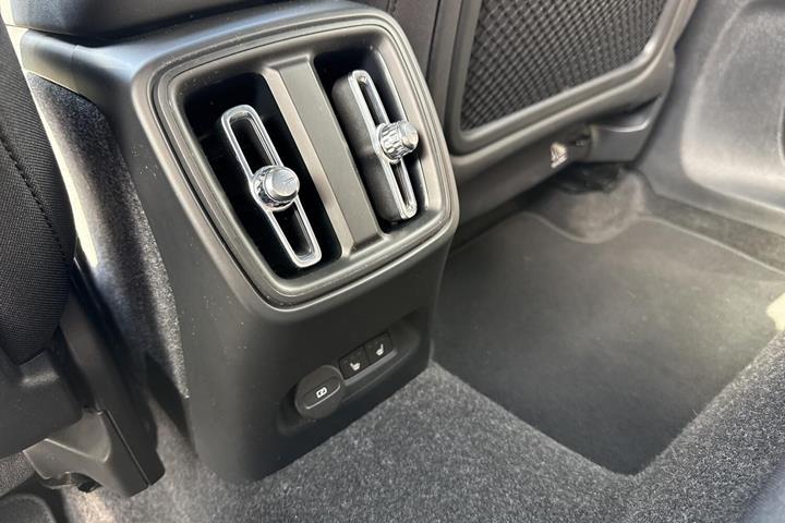 Sort Volvo XC40 fra 2023