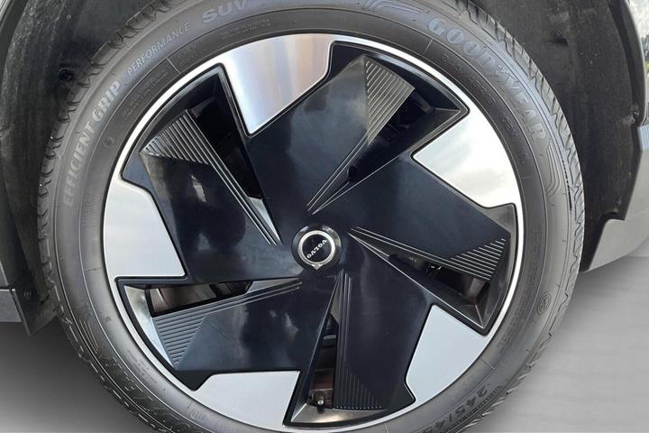 Sort Volvo EX30 fra 2024