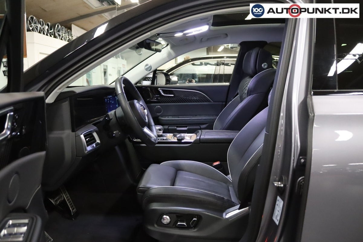 Grå Hongqi E-HS9 fra 2024