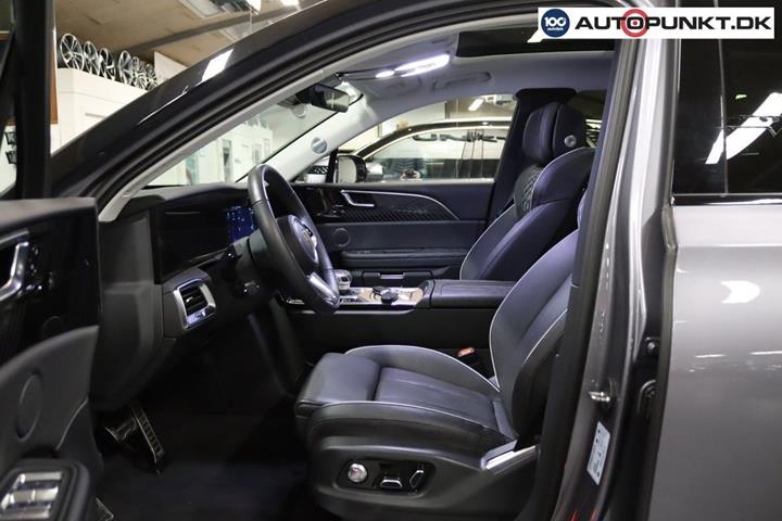 Grå Hongqi E-HS9 fra 2024