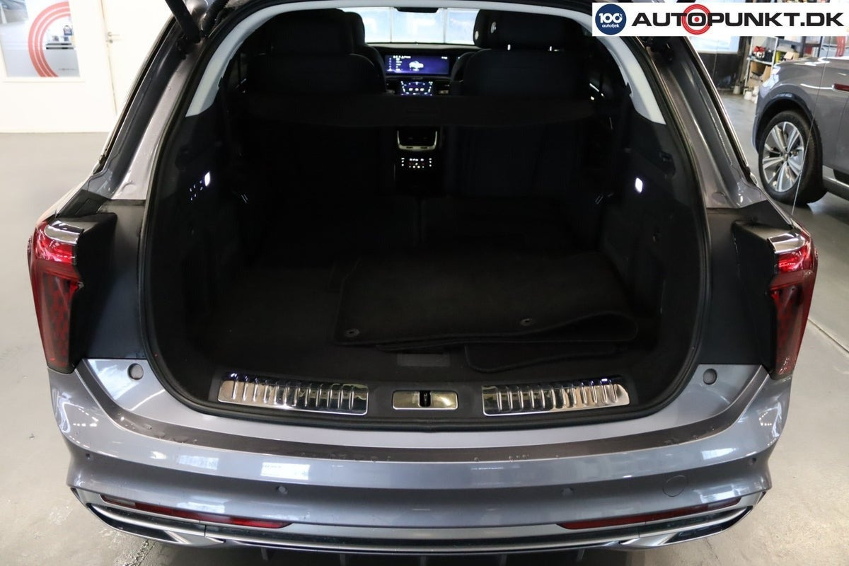Grå Hongqi E-HS9 fra 2024