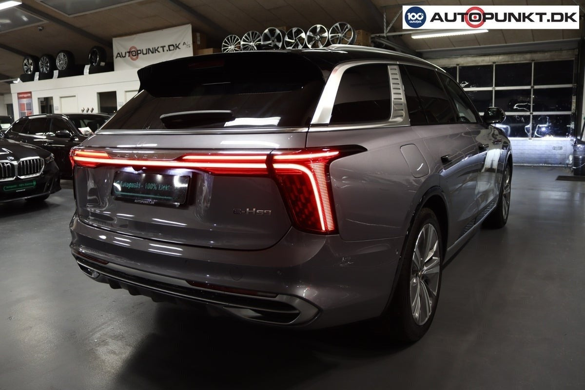Grå Hongqi E-HS9 fra 2024