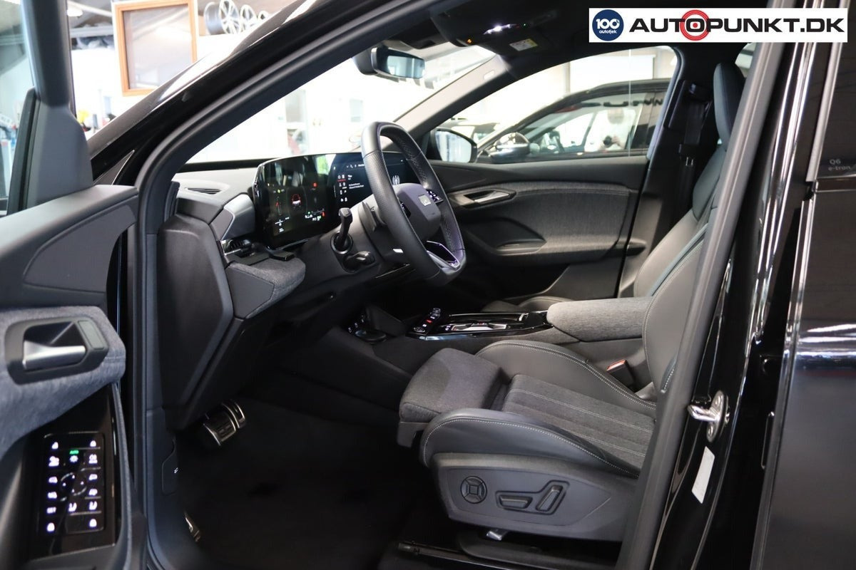 Sort Audi Q6 e-tron fra 2025