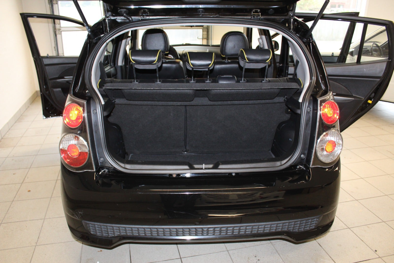 Sort Kia Picanto fra 2011