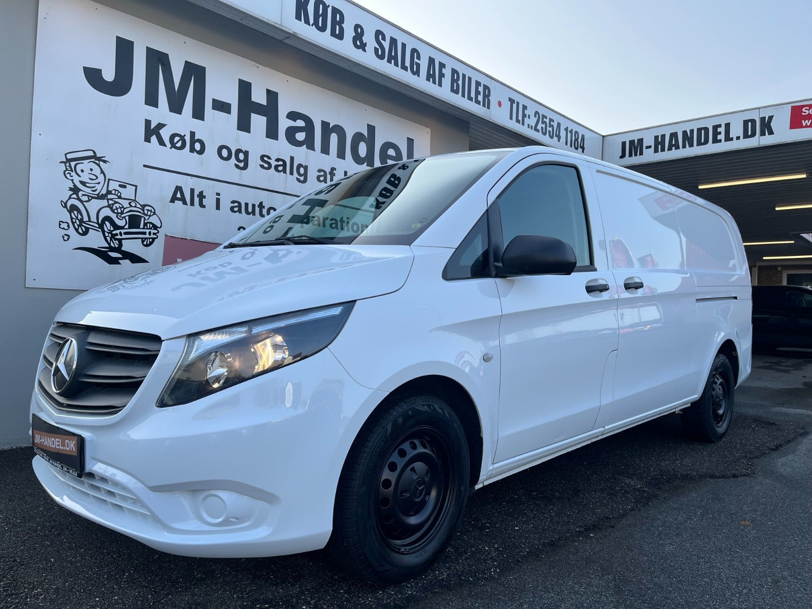 Hvid Mercedes Vito 114 fra 2021