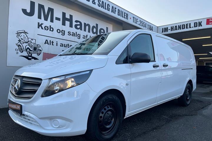 Hvid Mercedes Vito 114 fra 2021