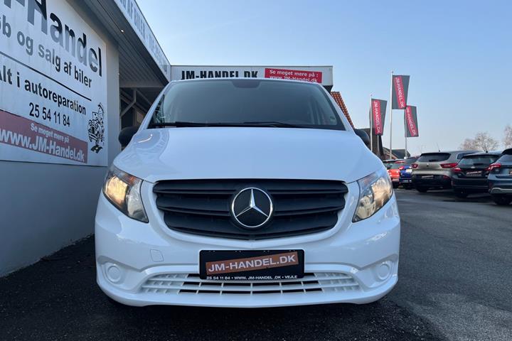 Hvid Mercedes Vito 114 fra 2021
