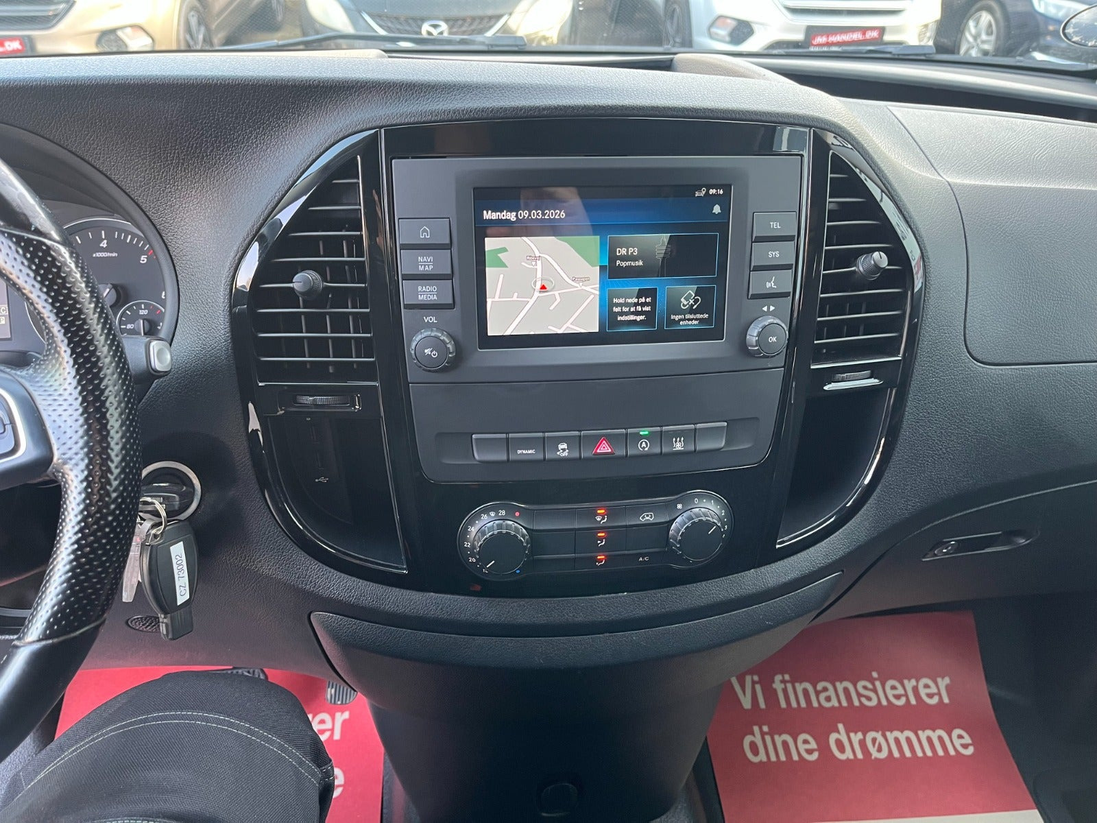 Hvid Mercedes Vito 114 fra 2021