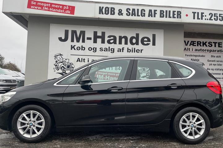 Sort BMW 218d fra 2016