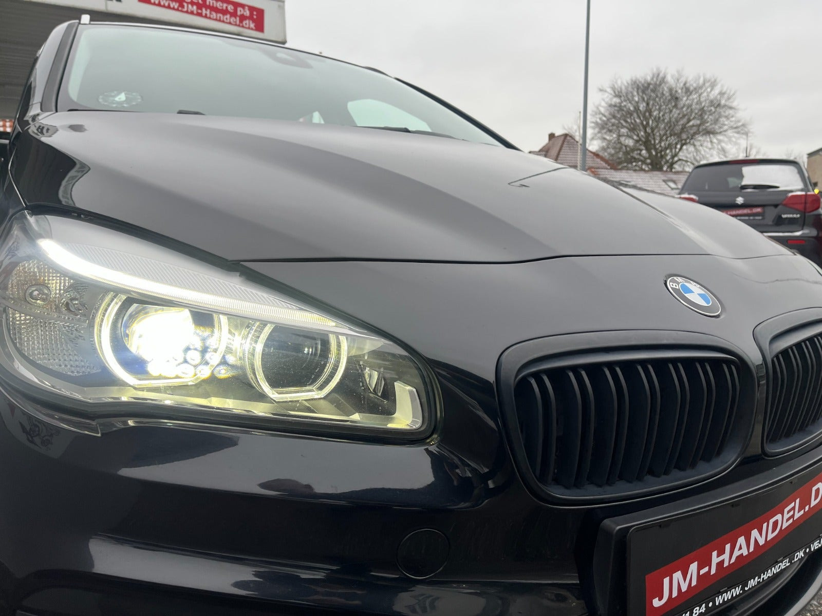 Sort BMW 218d fra 2016
