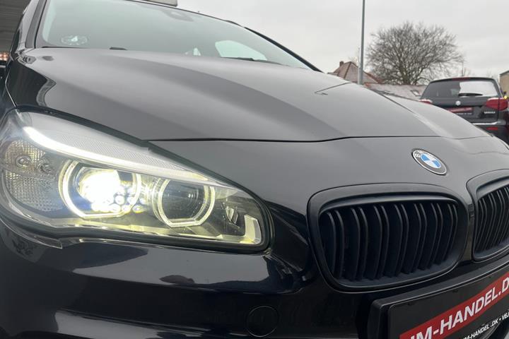 Sort BMW 218d fra 2016
