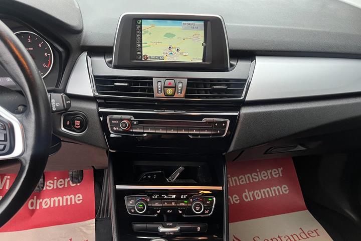 Sort BMW 218d fra 2016