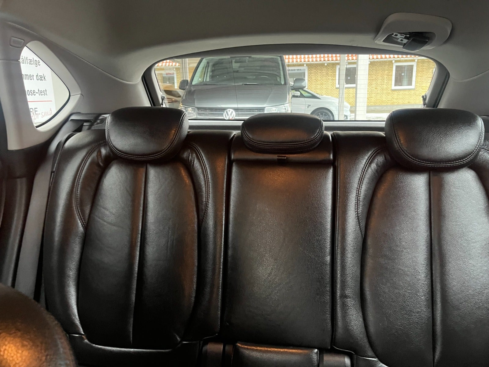 Sort BMW 218d fra 2016