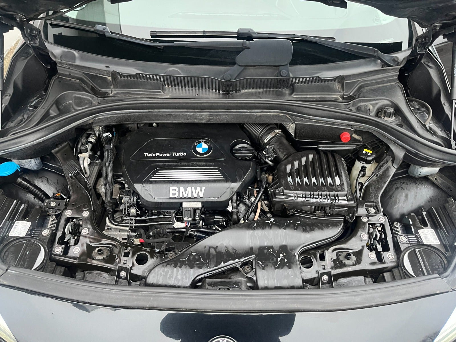 Sort BMW 218d fra 2016