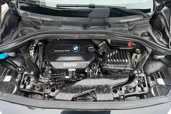 Sort BMW 218d fra 2016