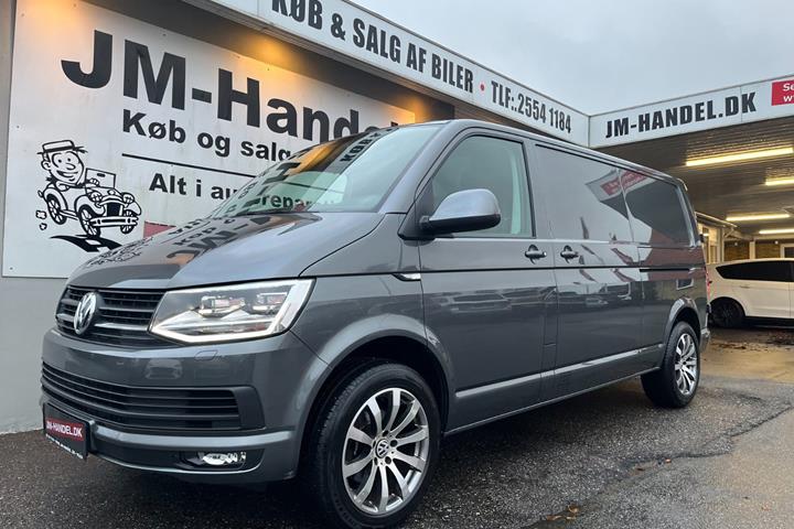 Grå VW Transporter fra 2017