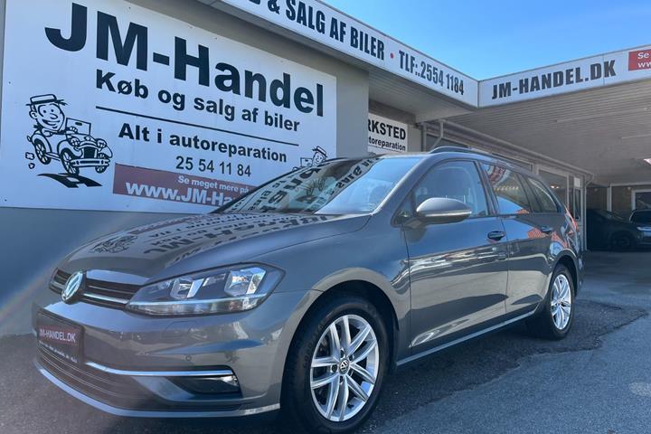 Grå VW Golf VII fra 2019