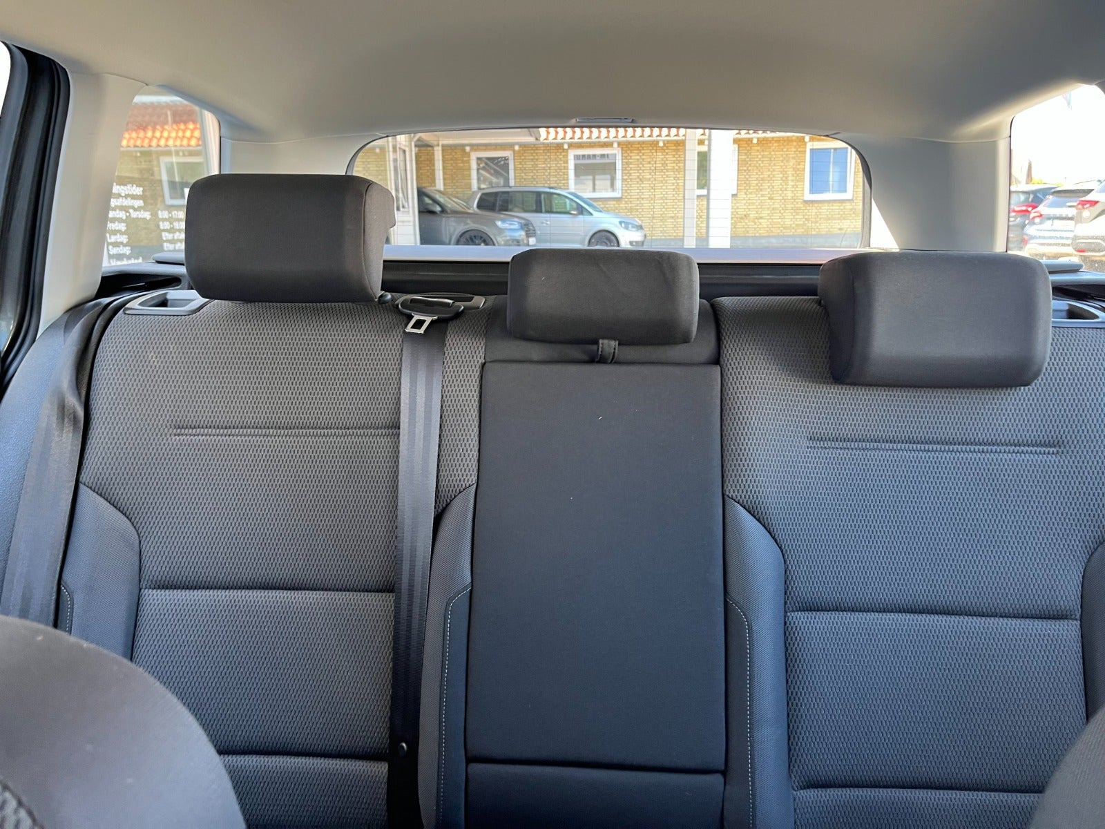 Grå VW Golf VII fra 2019