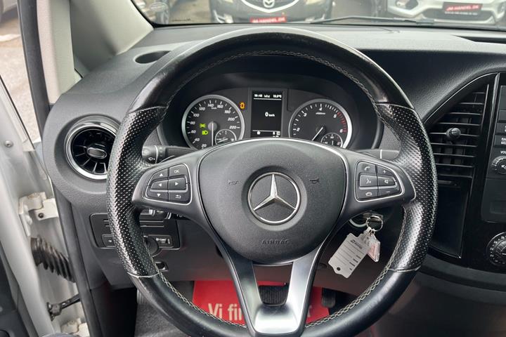 Hvid Mercedes Vito 114 fra 2021