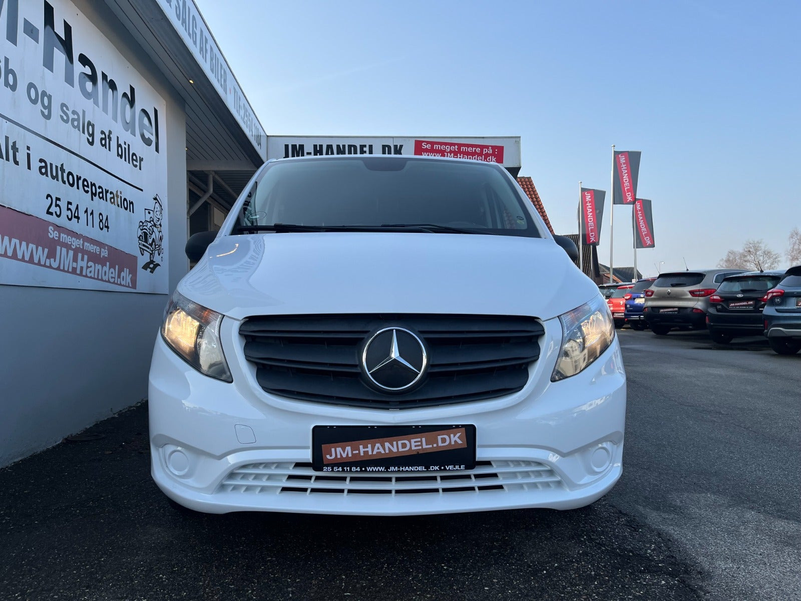 Hvid Mercedes Vito 114 fra 2021