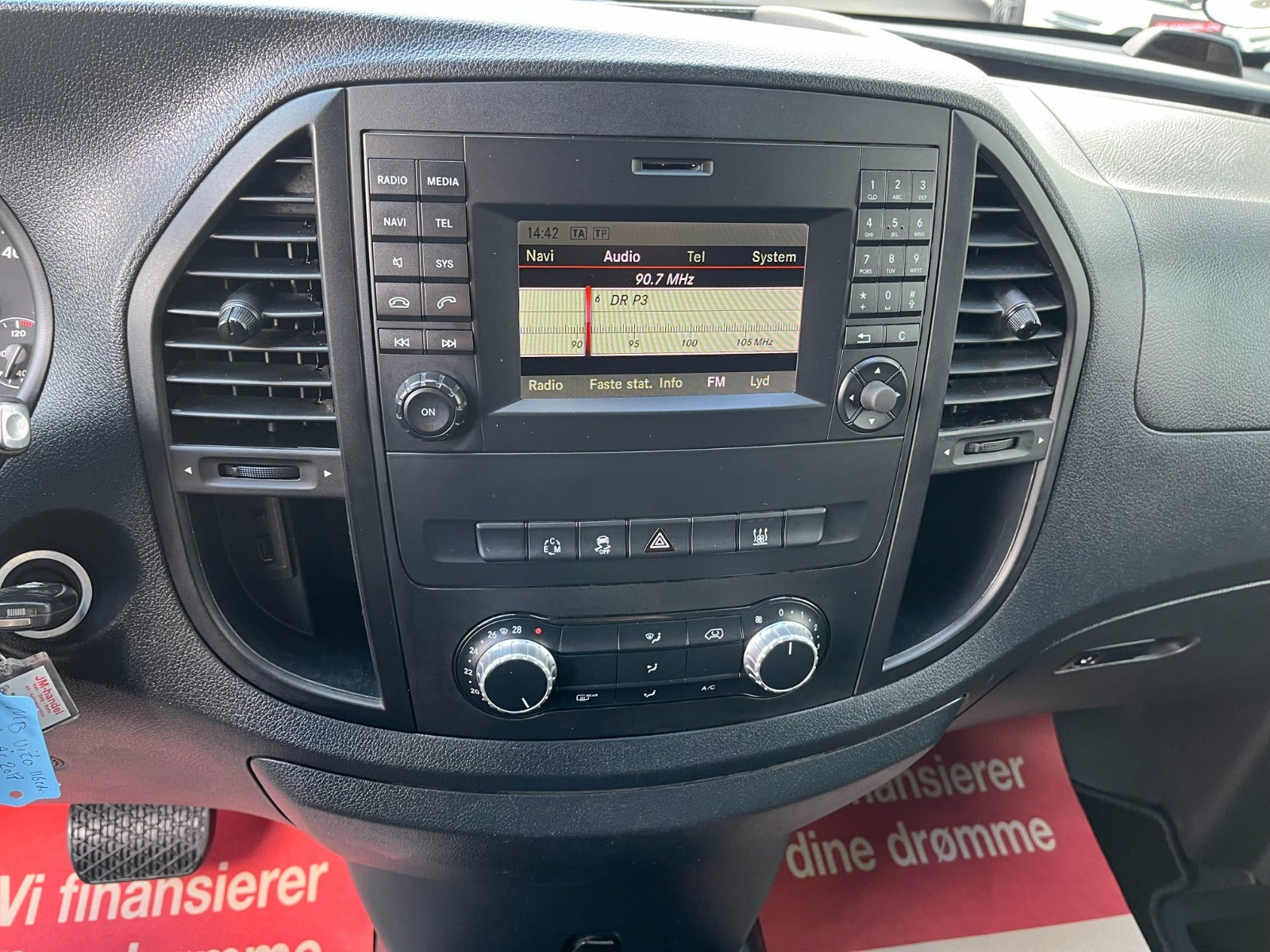 Sort Mercedes Vito 116 fra 2017