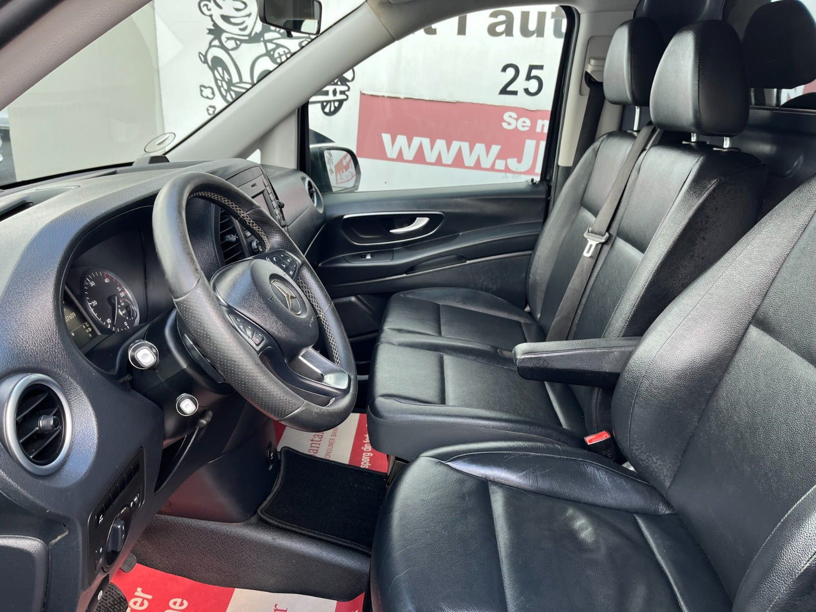 Sort Mercedes Vito 116 fra 2017
