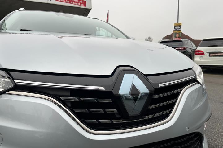 Sølv Renault Megane IV fra 2021