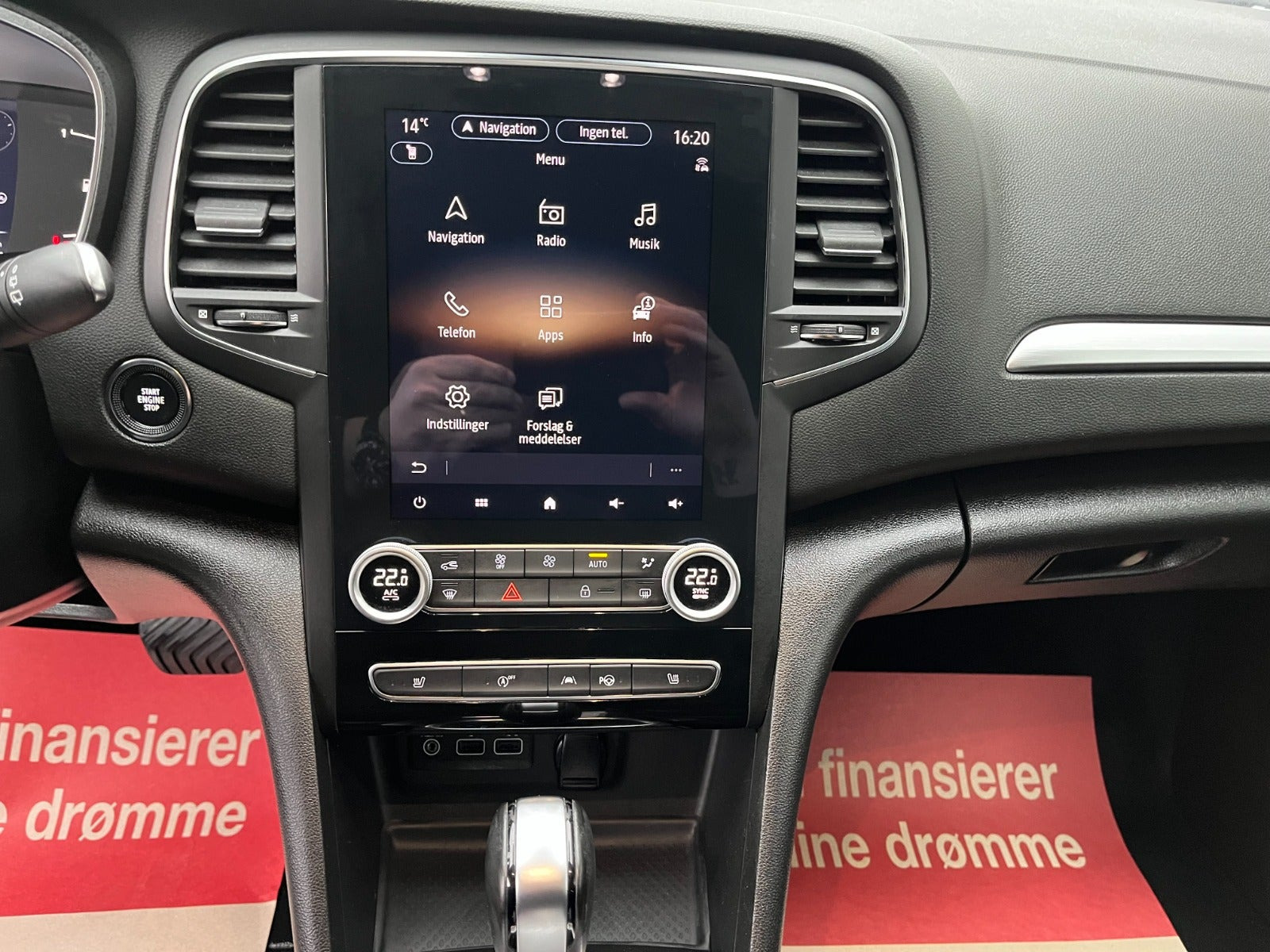 Sølv Renault Megane IV fra 2021