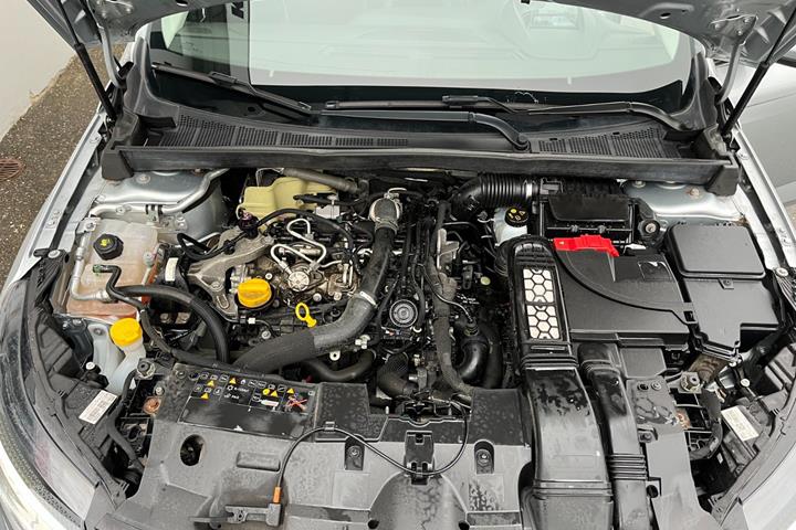 Sølv Renault Megane IV fra 2021