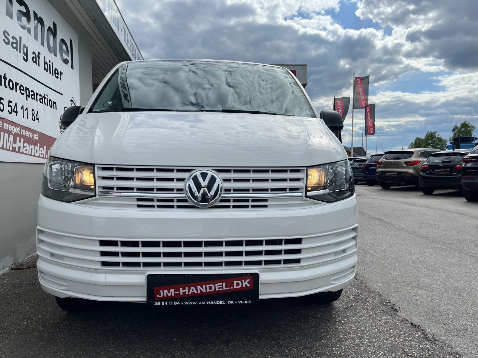 Hvid VW Transporter fra 2017