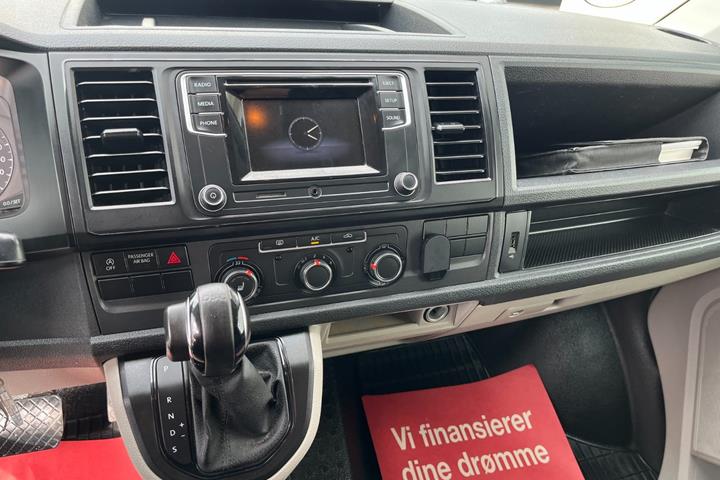 Hvid VW Transporter fra 2017