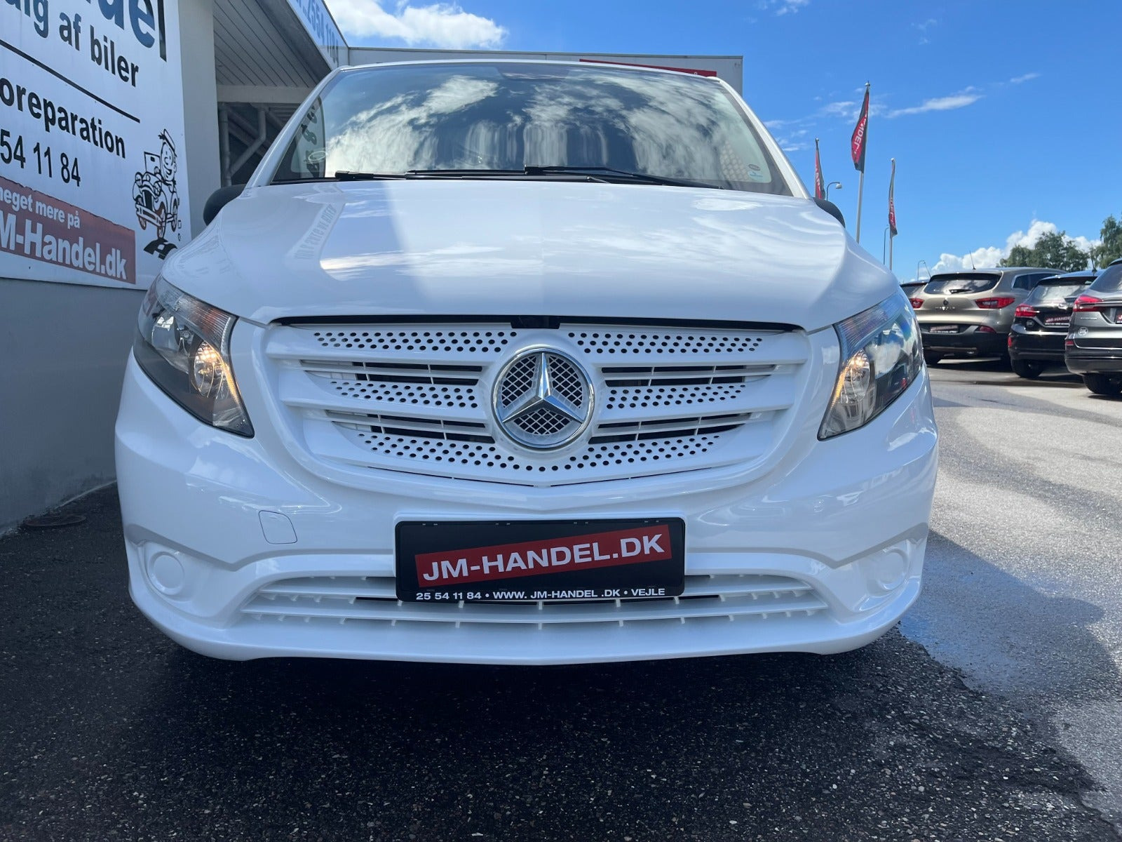 Hvid Mercedes Vito 114 fra 2016